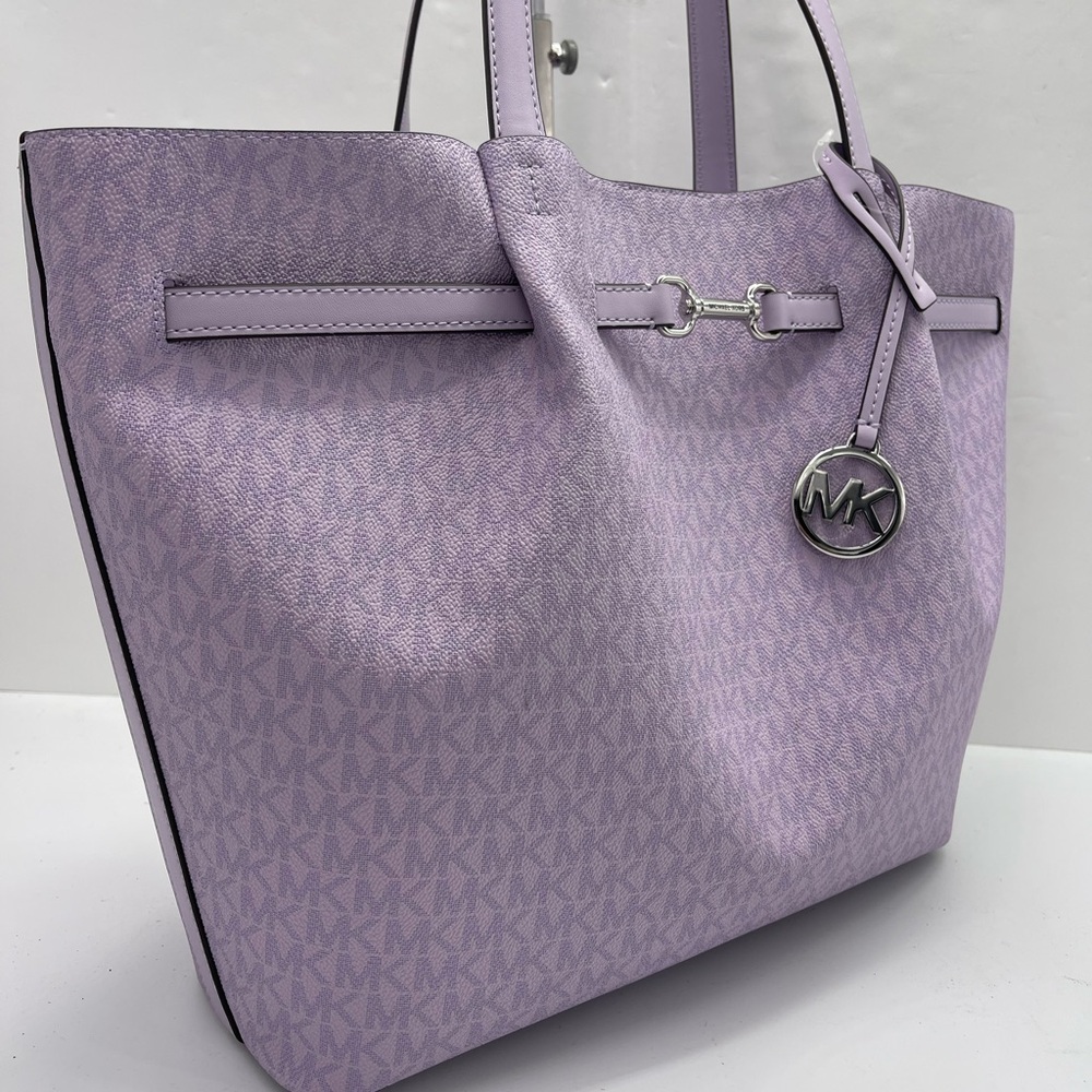MICHAEL KORS Carson Large Signature Logo Shoulder Tote Bag
Light Quartz
NWT - Picture 1 of 16